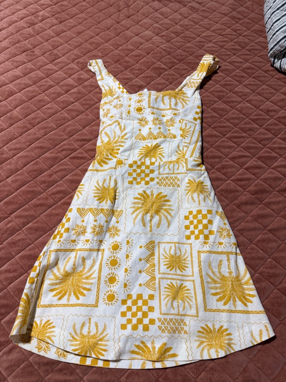 Monteau White and Mustard Yellow Backless Palm Print Dress